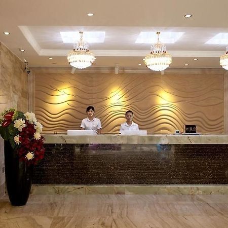 Yuwei Business Hotel Ґуйлінь Екстер'єр фото