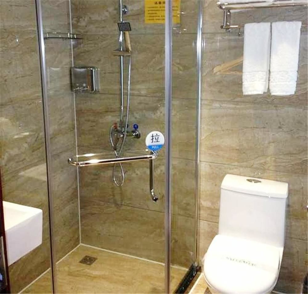Yuwei Business Hotel Ґуйлінь Екстер'єр фото